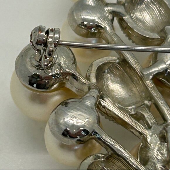 Vintage Faux Pearl Brooch Statement Silver-tone Balloon Bouquet with Bow 2.5 In - Picture 16 of 16